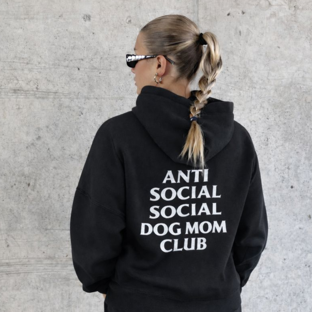Hoodie Estampado Anti Social Social Dog Mom Club"