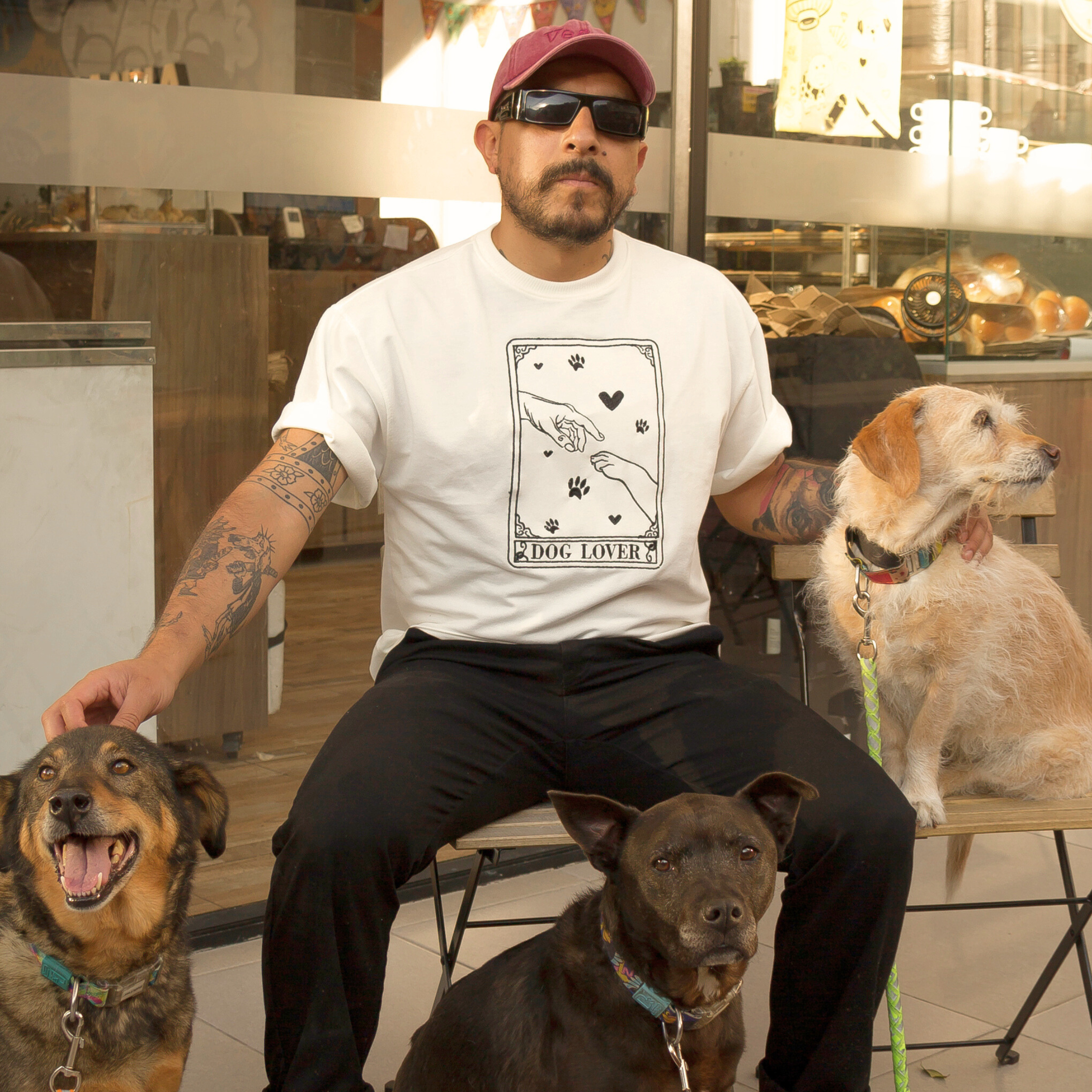 Camiseta Blanca Bordada "Dog Lover"