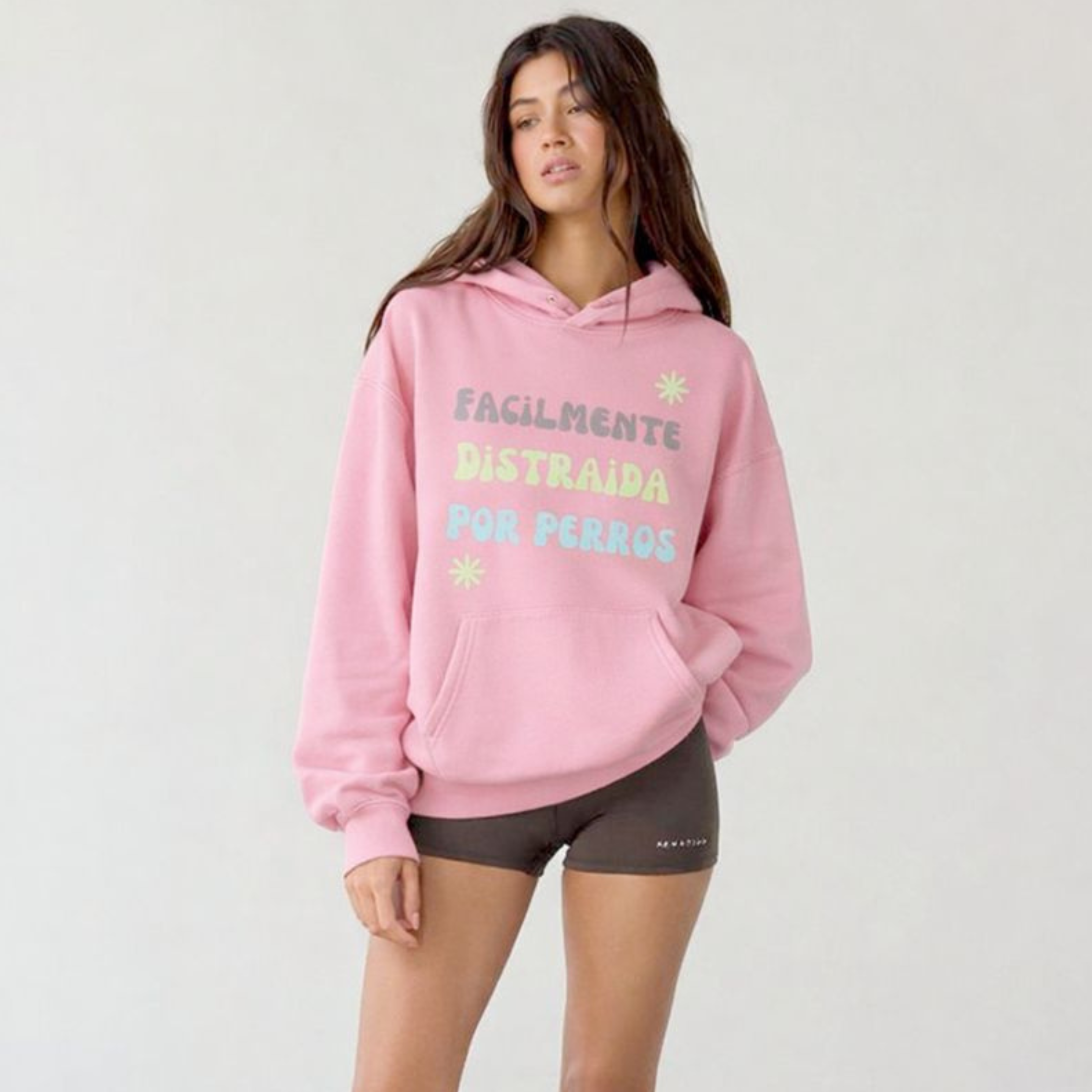 Hoodie Estampado "Facilmente distraida por perros" Rosa