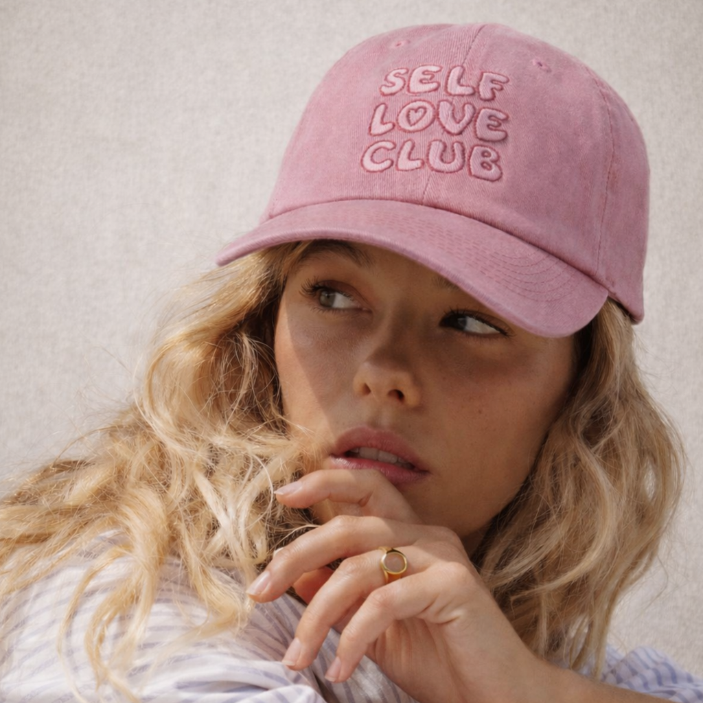 Gorra Bordada Self Love Club Rosa