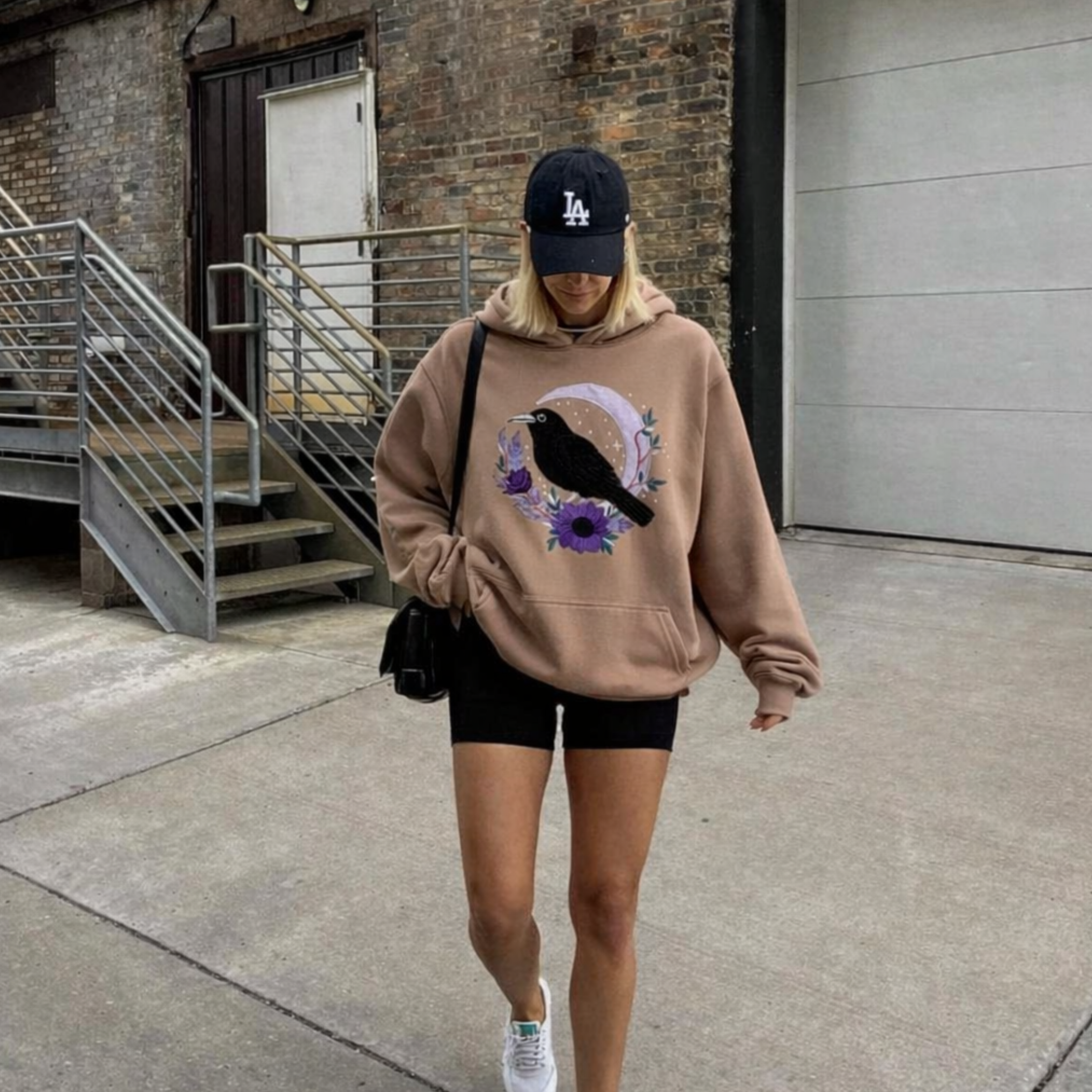 Hoodie Bordado Cuervo Gotico