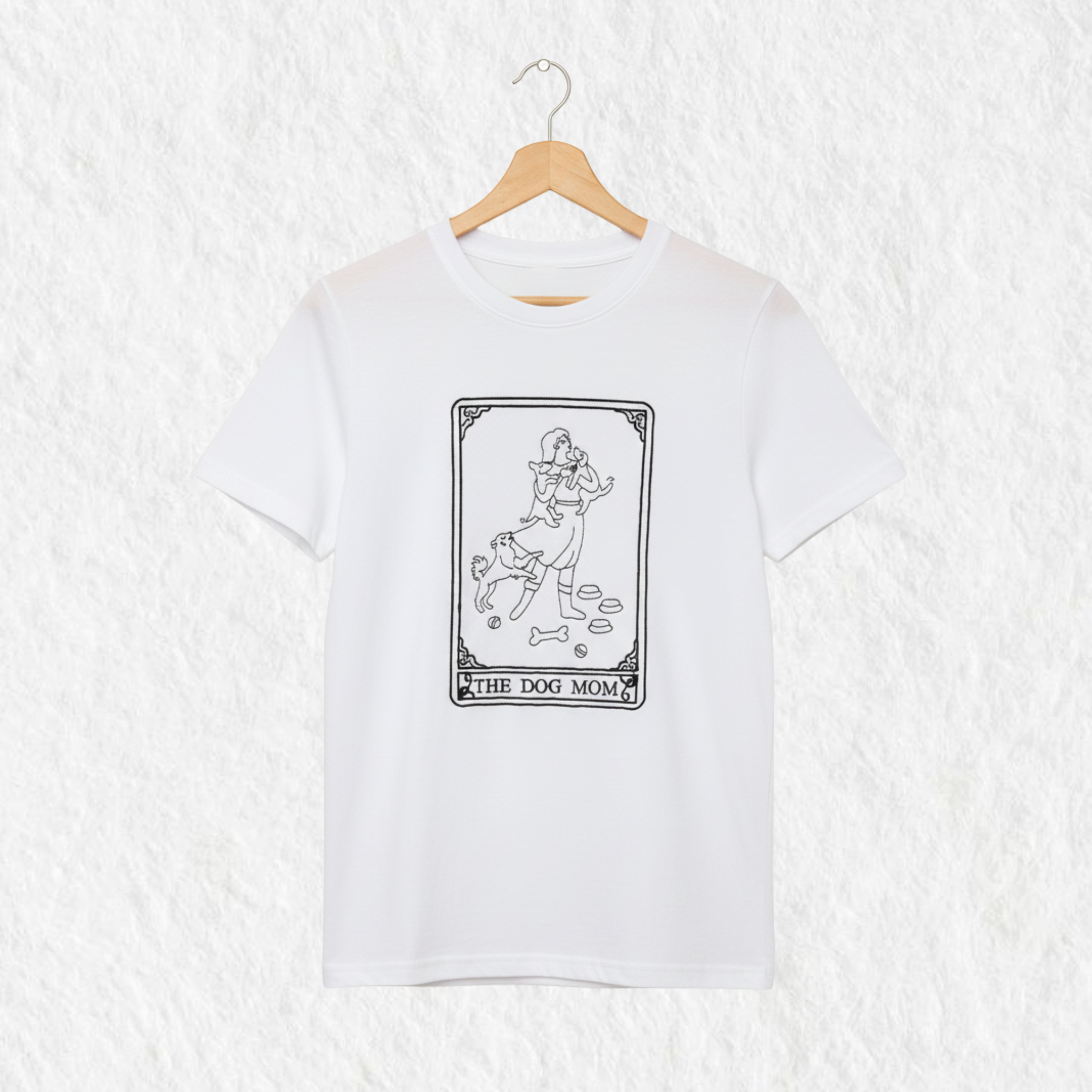 Camiseta Blanca Bordada "The Dog Mom"