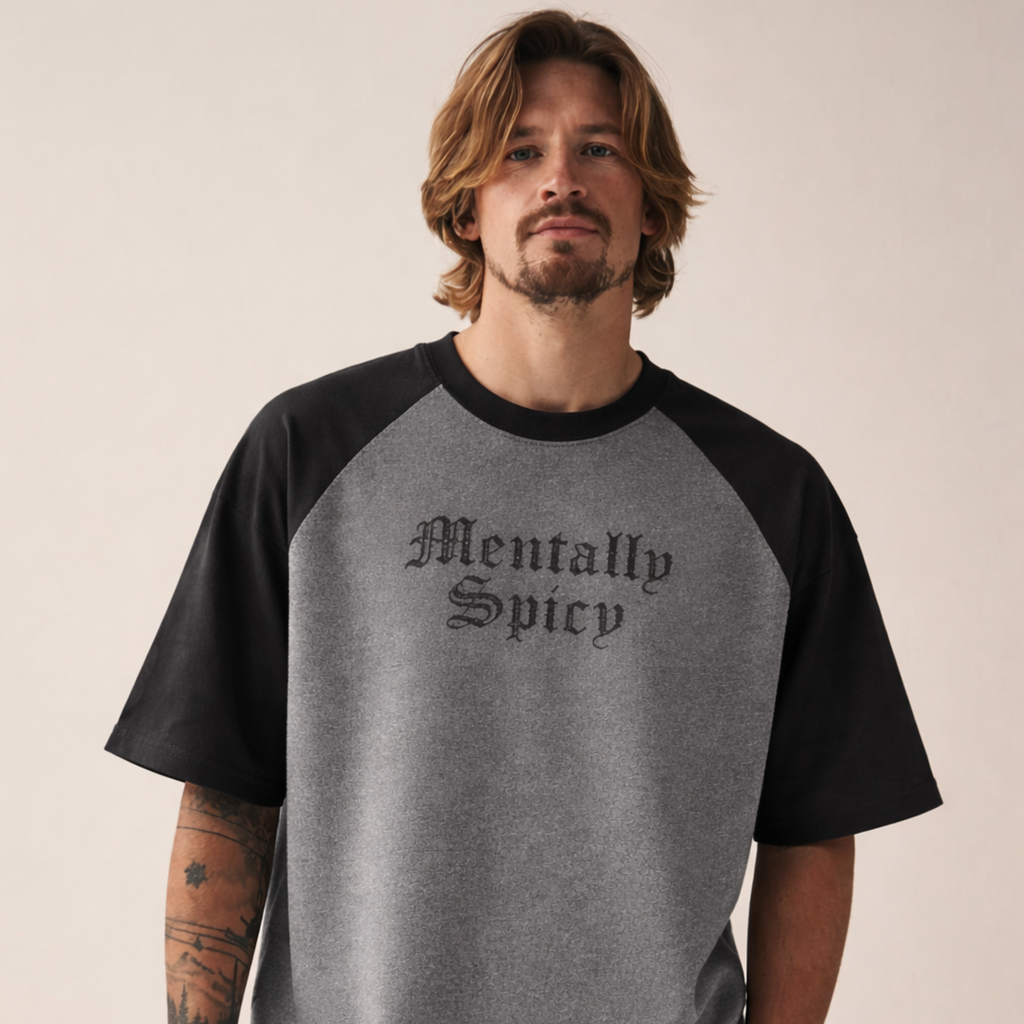 Camiseta Bordada Mentally Spicy Gris Negra