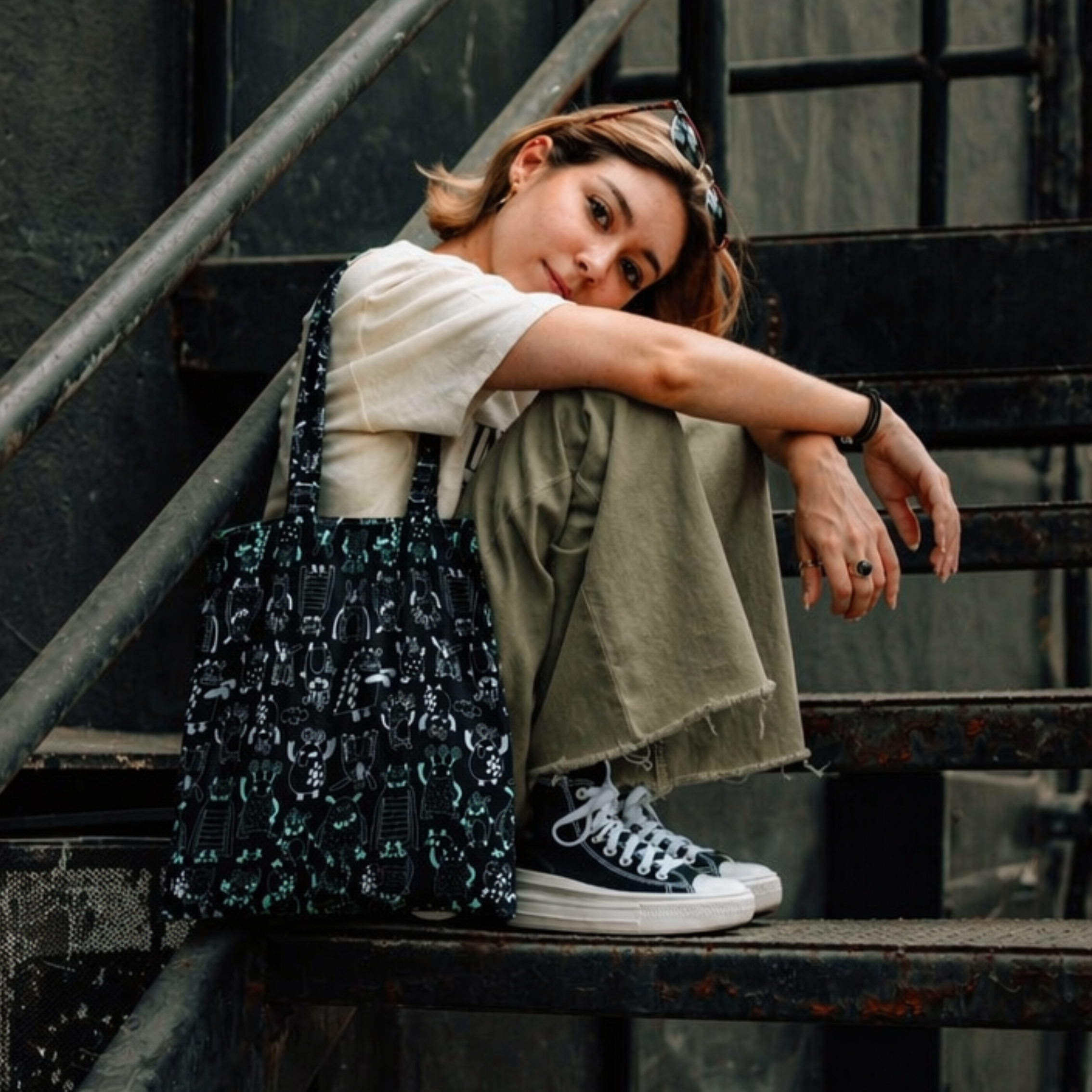 Tote Bag Monstruos Negra